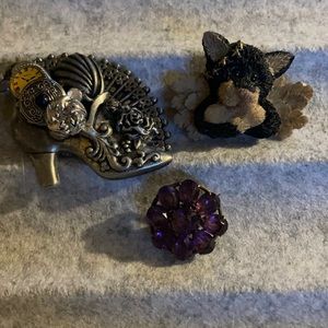 Set of 3 brooches